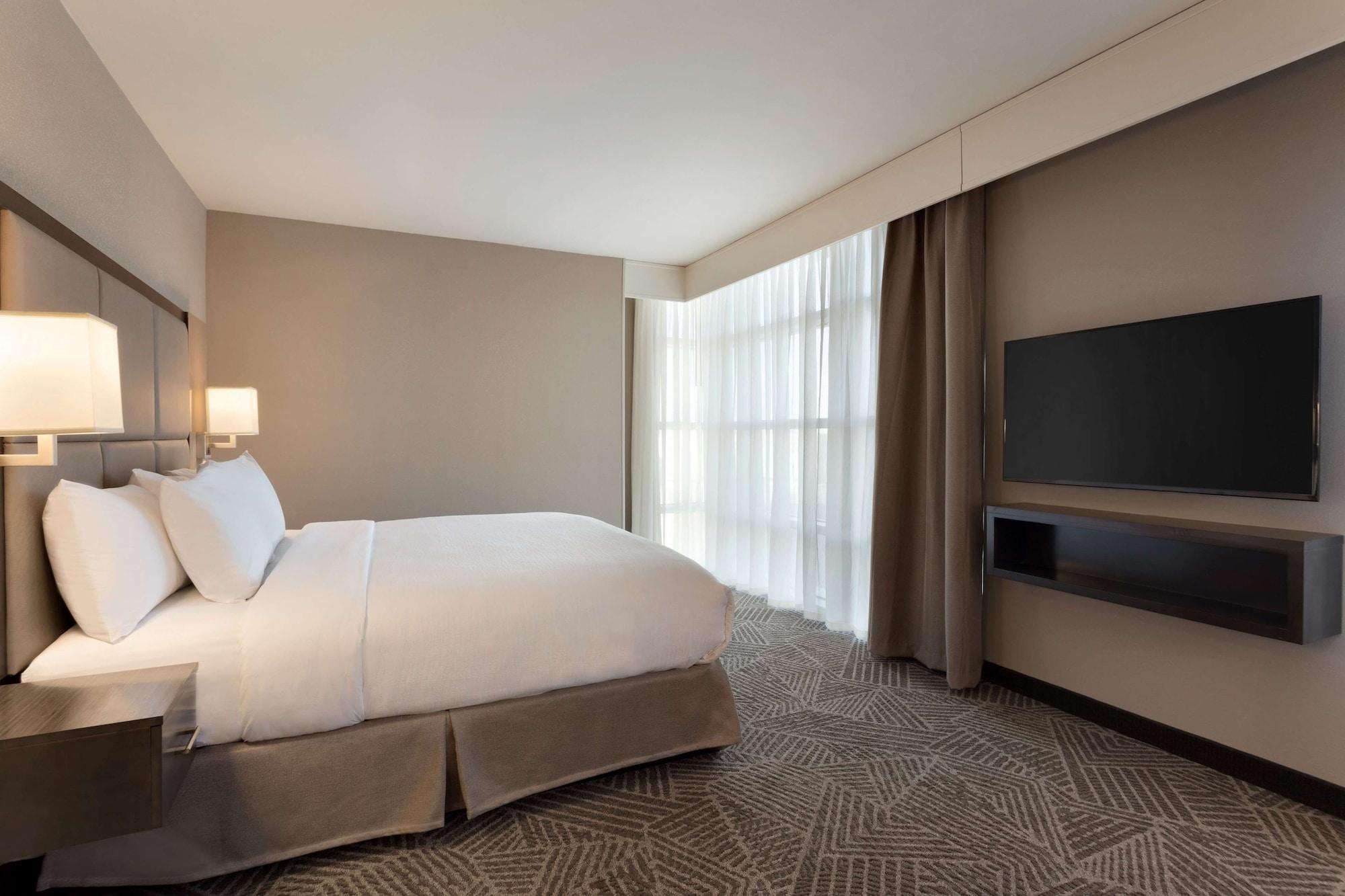 Embassy Suites By Hilton Kansas City Олэт Экстерьер фото