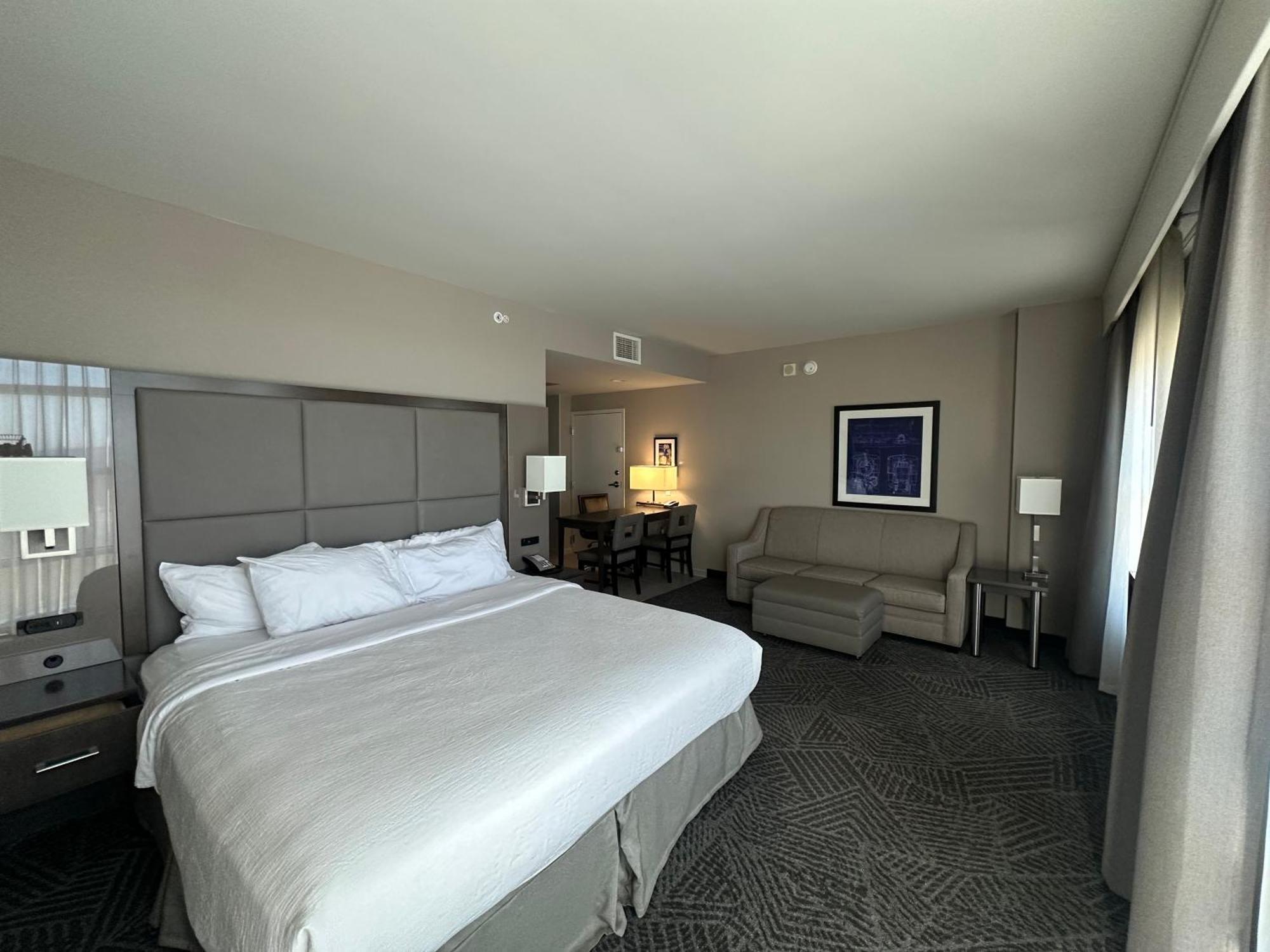 Embassy Suites By Hilton Kansas City Олэт Экстерьер фото