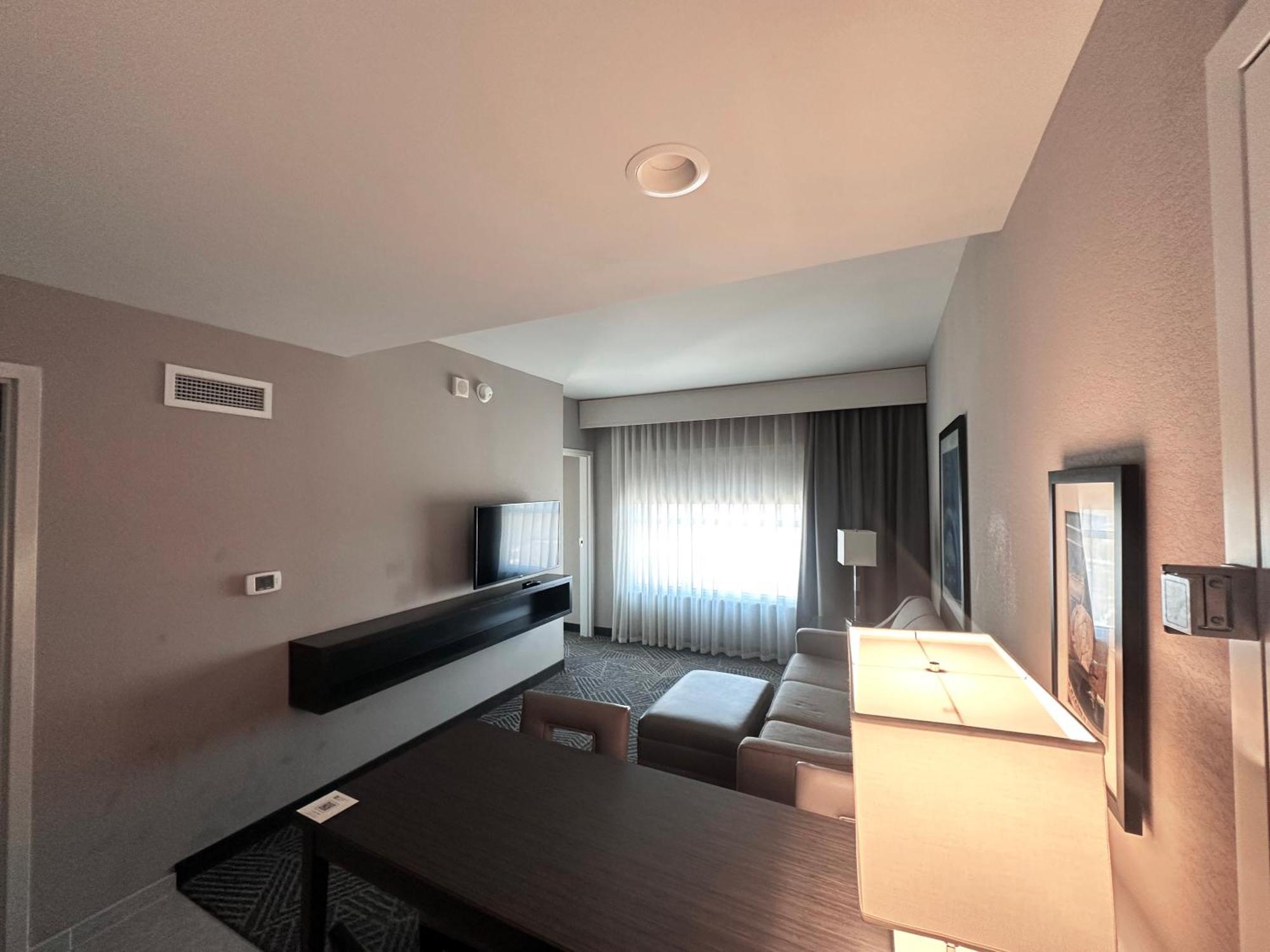 Embassy Suites By Hilton Kansas City Олэт Экстерьер фото