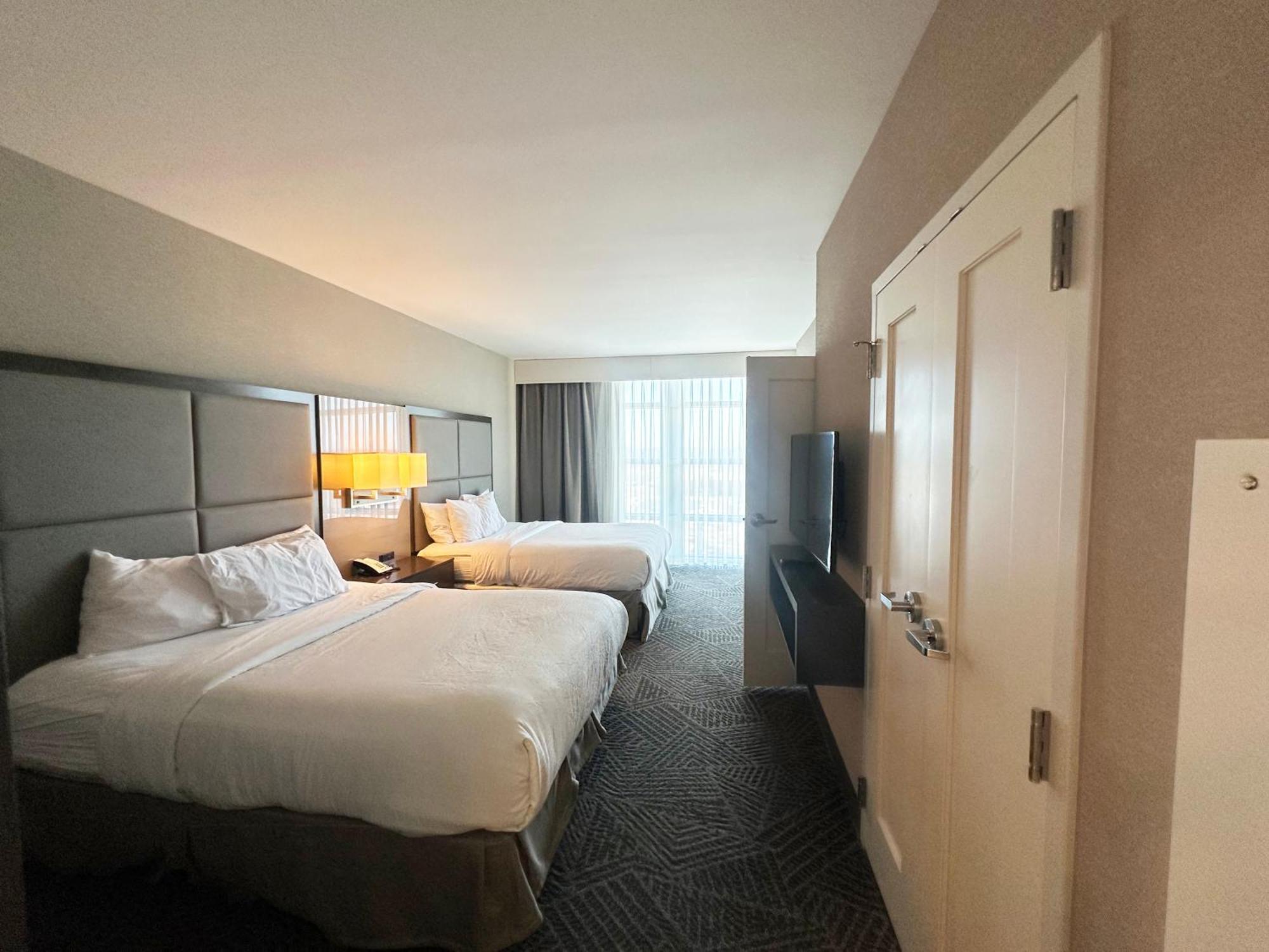 Embassy Suites By Hilton Kansas City Олэт Экстерьер фото